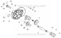 Rear wheel shaft