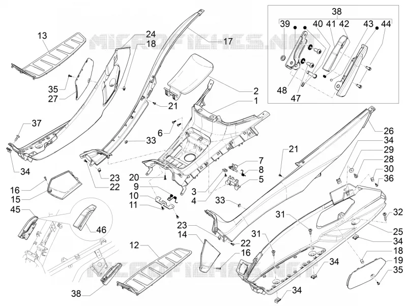 Central cover - Footrests