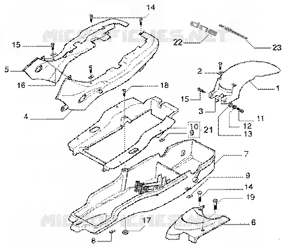 Rear mudguard-undersaddle