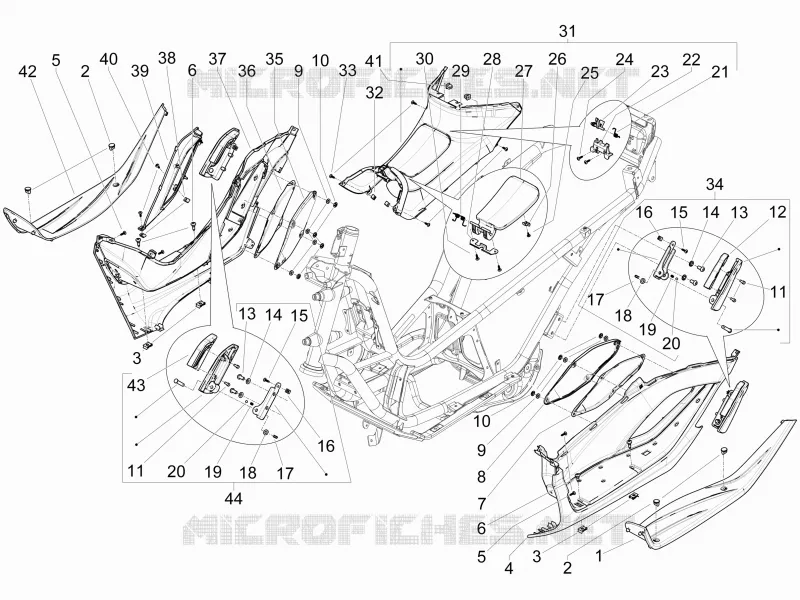Central cover - Footrests PIAGGIO PIAGGIO-SCOOTER 125 MP3 2012  MP3 YOUrban ERL